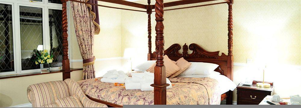 Country house Llechwen Hall *